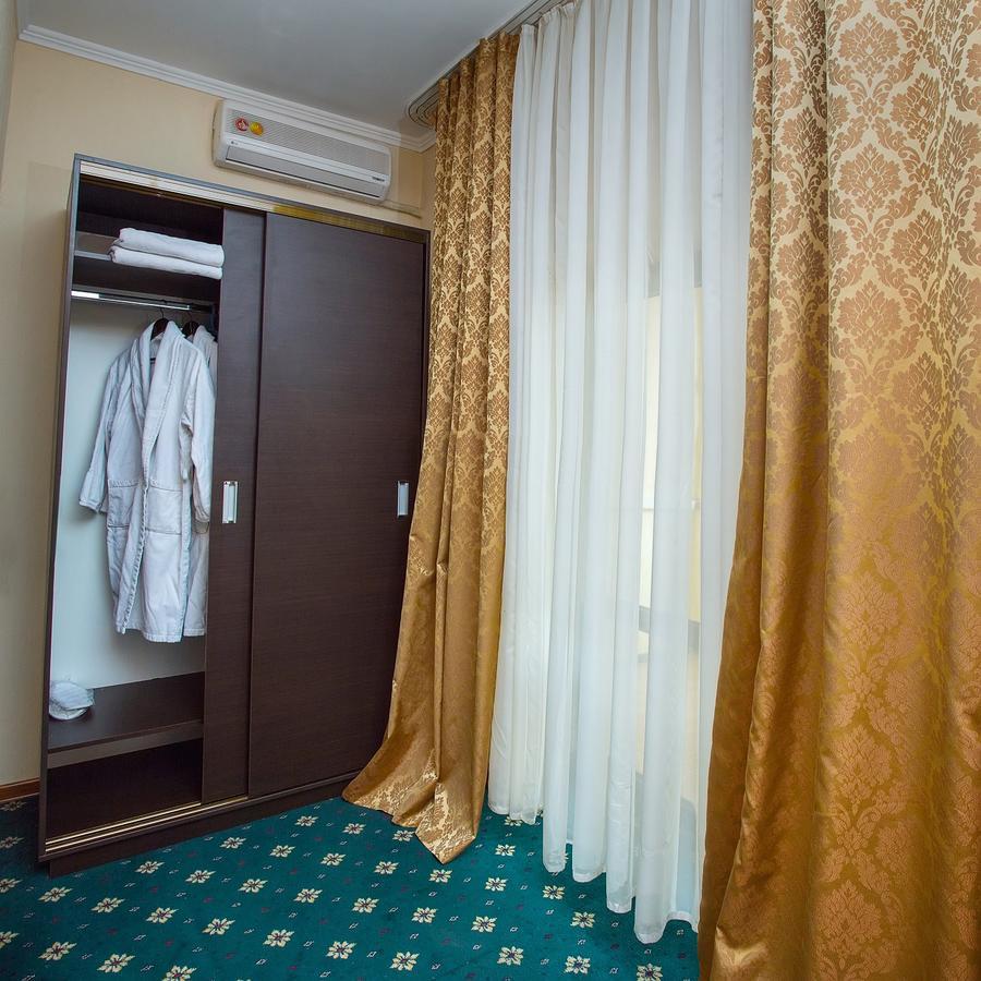 Stary Melnik Hotel Almaty Bagian luar foto
