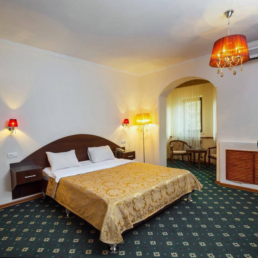 Stary Melnik Hotel Almaty Bagian luar foto