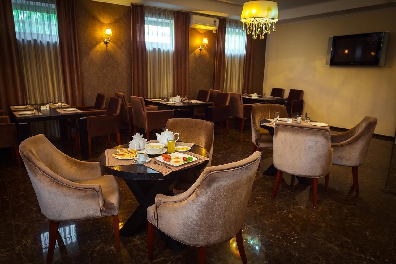 Stary Melnik Hotel Almaty Bagian luar foto
