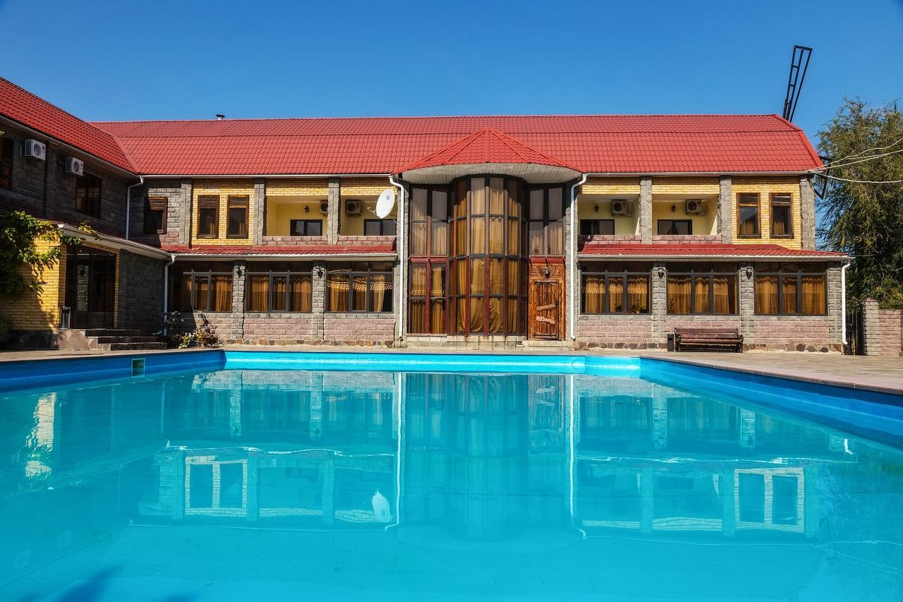 Stary Melnik Hotel Almaty Bagian luar foto