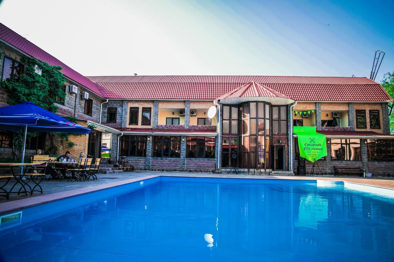 Stary Melnik Hotel Almaty Bagian luar foto